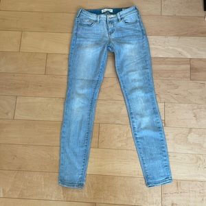 Bullhead low rise skinniest jeans